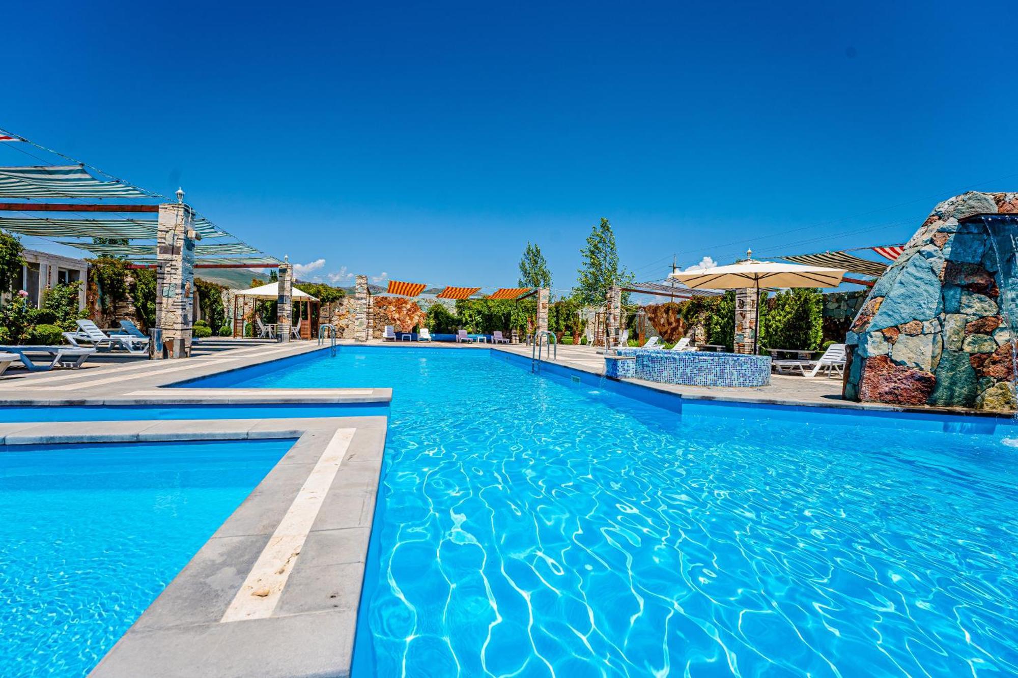 Maria Resort Sevan Eksteriør billede